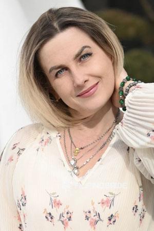 220668 - Viktoriia Age: 52 - Ukraine